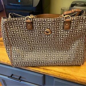 Tommy Hilfiger Tote with Pouch